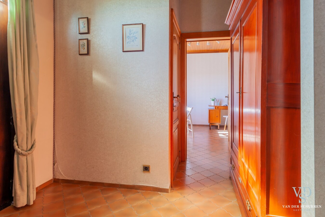 Exceptioneel landhuis met bijgebouw in groene omgeving 