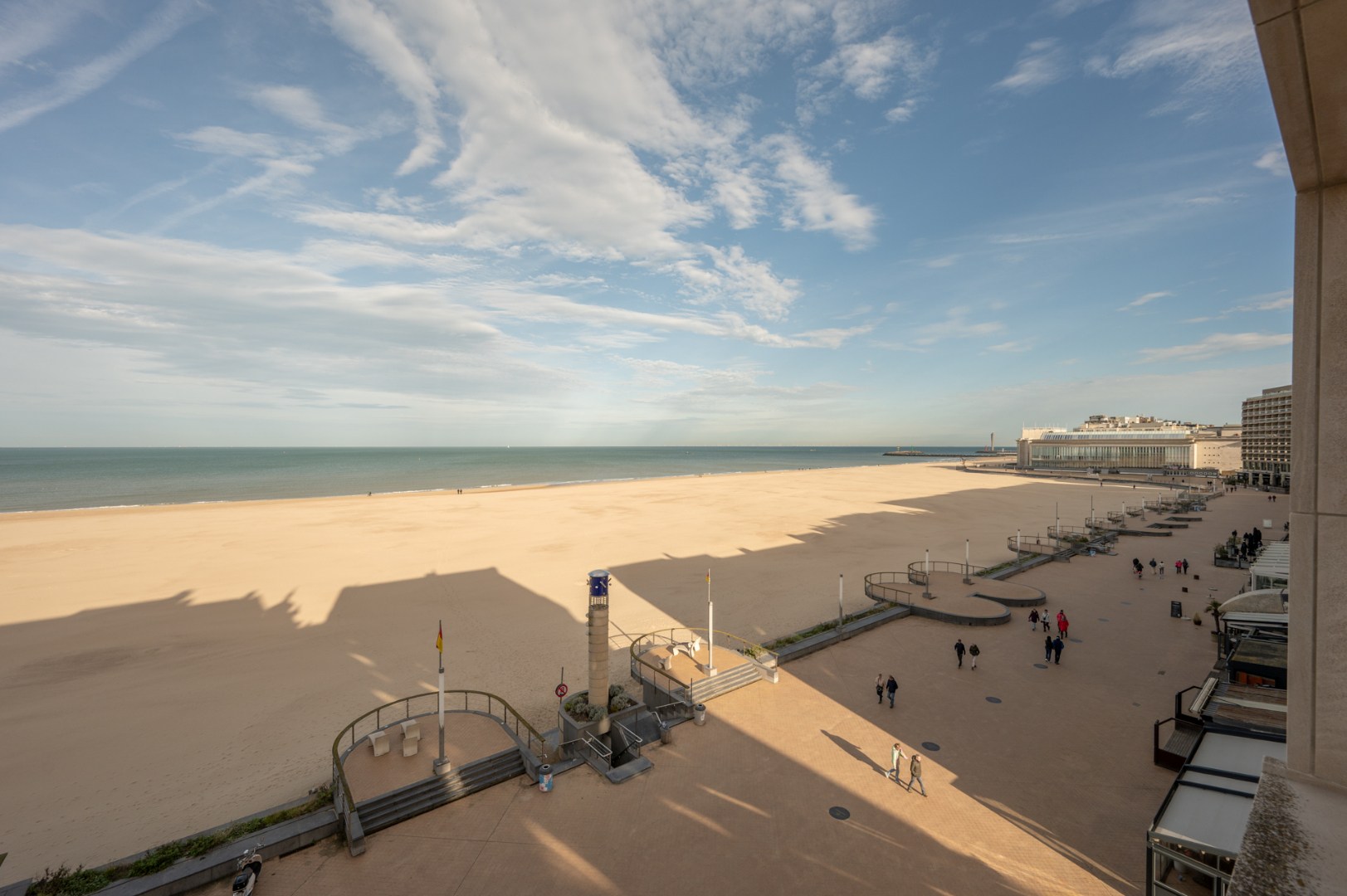 Centraal gelegen appartement met FRONTAAL ZEEZICHT 