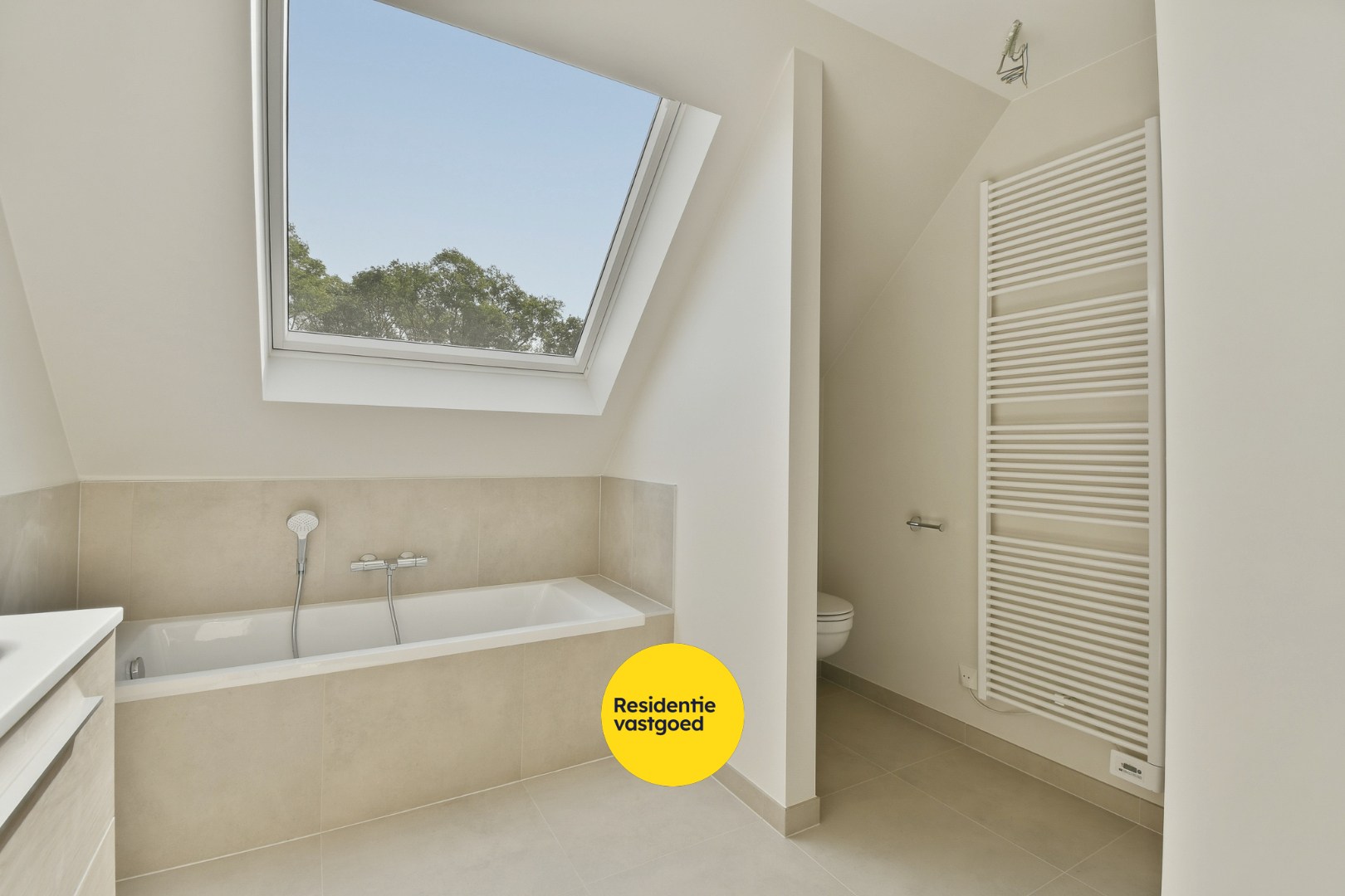 Nieuwbouwwoning met 3 slaapkamers en tuin te huur in Eernegem! 