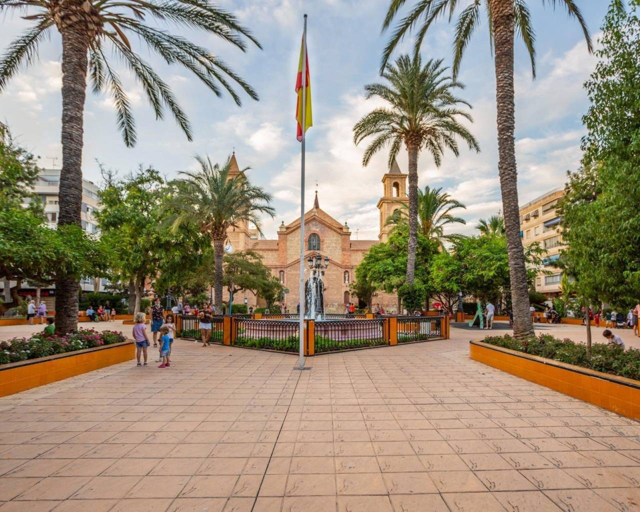 Eindelijk: uw droomappartement pal aan het strand van Torrevieja 
