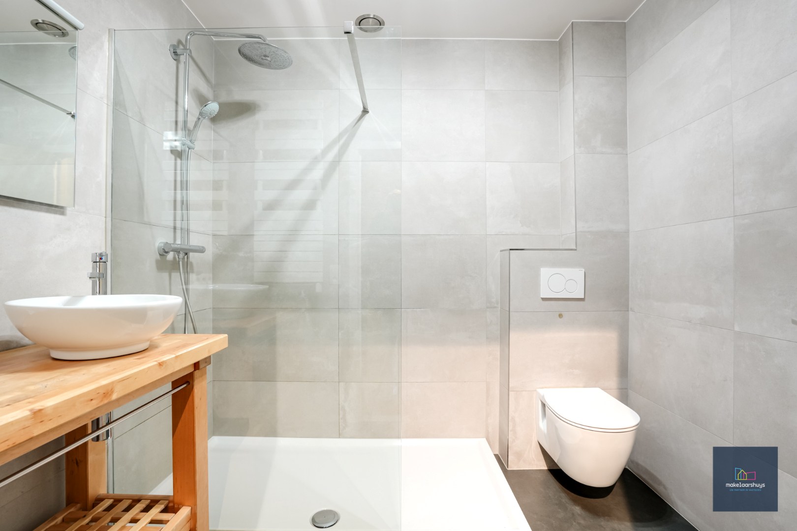 Ruim duplex appartement in centrum Mariakerke 