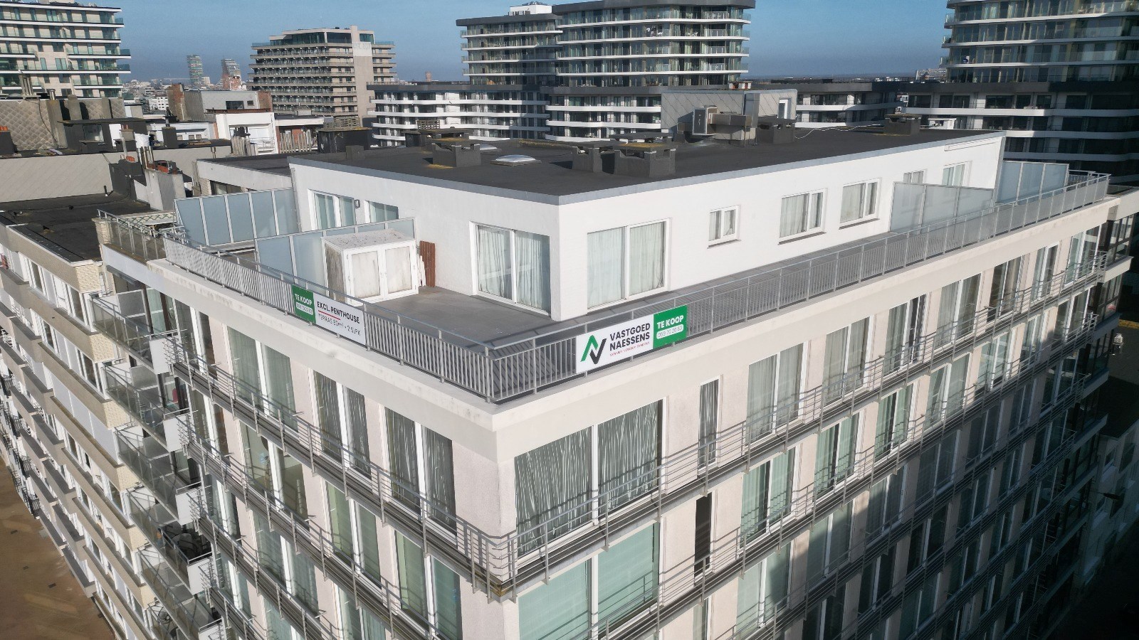 MAGNIFIQUE PENTHOUSE - 2 CHAMBRES - GRANDE TERRASSE - VUE SUR MER - PARKING 