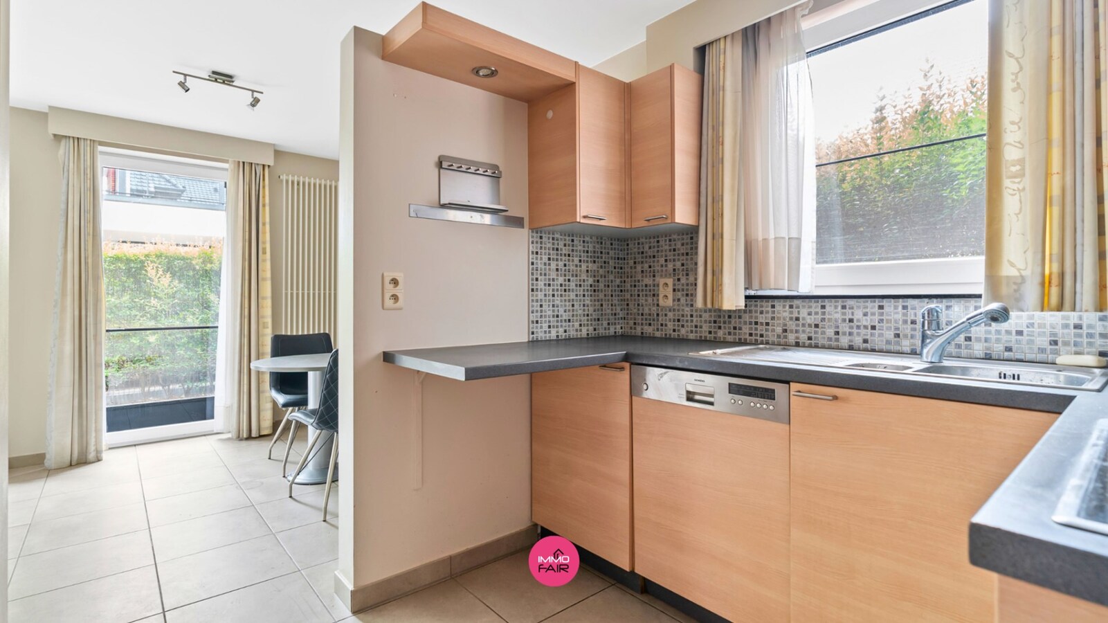 Instapklaar, gelijkvloers appartement in Wiemesmeer 