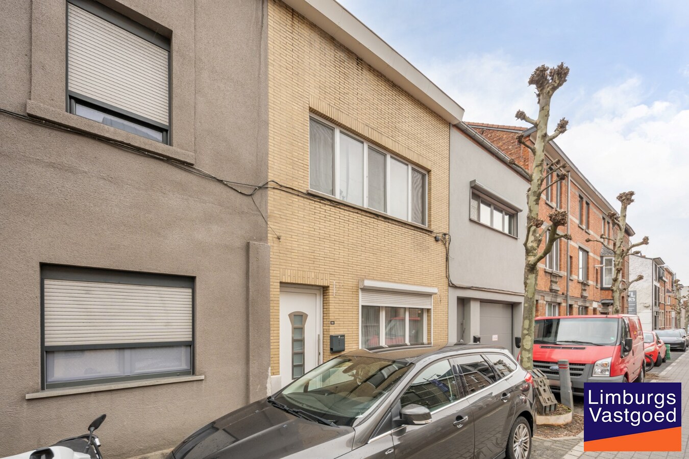 Deels gerenoveerde woning met stadstuin, 3 slpk, 2a60ca, tussen de kleine en grote ring 