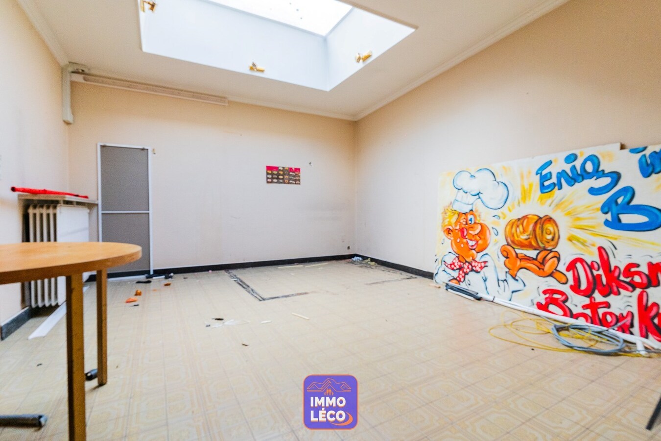 Surface commerciale idéalement située avec habitation à l'étage ! 