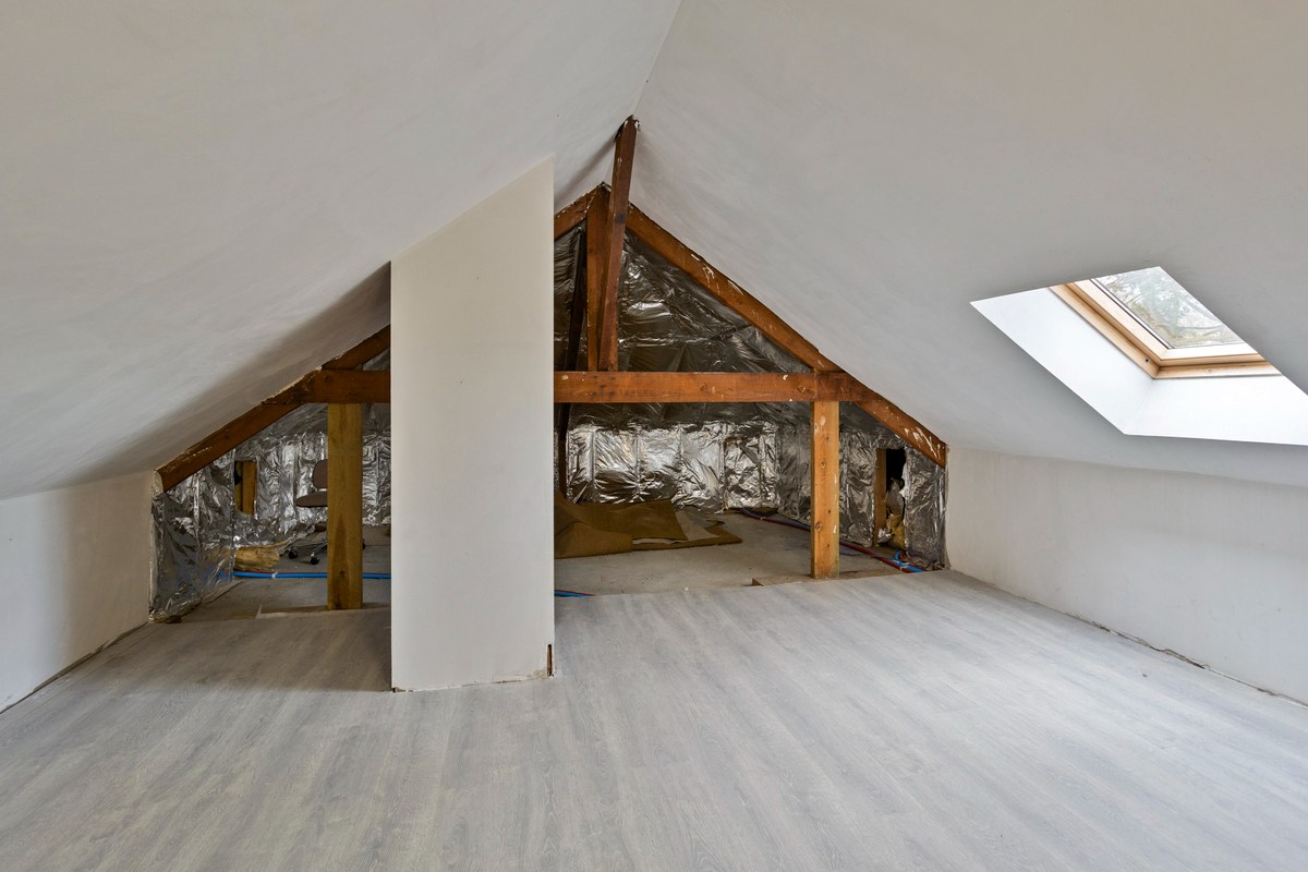 Open bebouwing met 3 slaapkamers, tuin en 2 garages op een perceel van 1108 m² in Haasrode! – EPC 363 kWh/m² - bewoonbare opp. 196 m² 