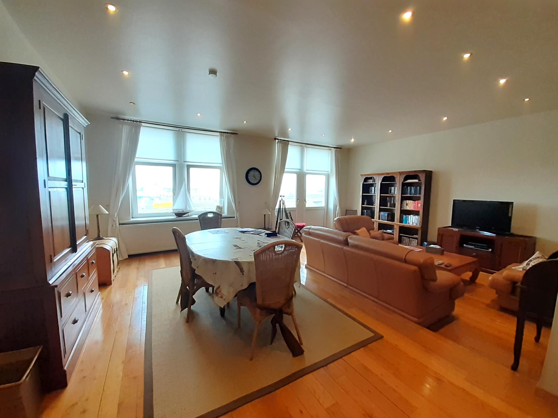 2 slaapkamer appartement met zijdelingse zeezicht 