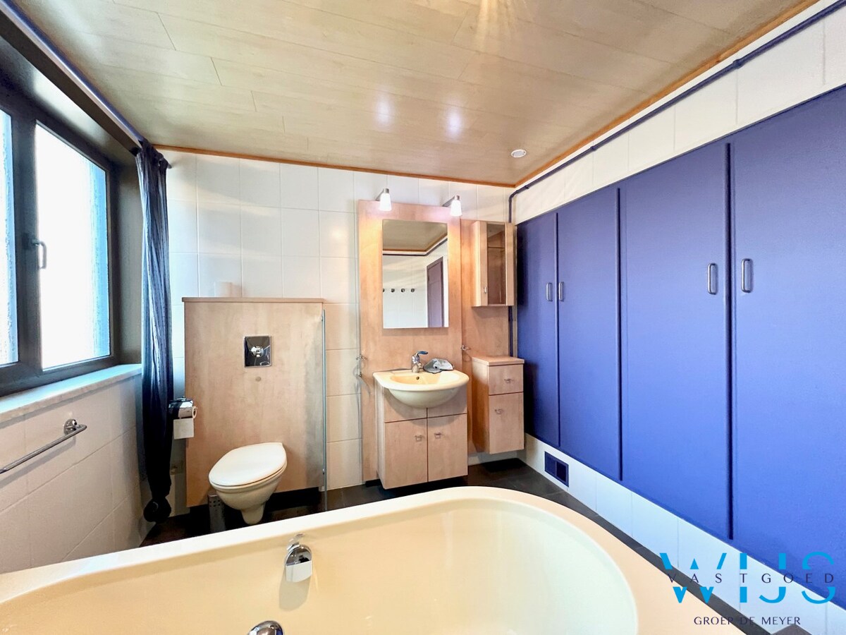 Instapklaar en gezellig woonhuis in hartje Ertvelde ! 