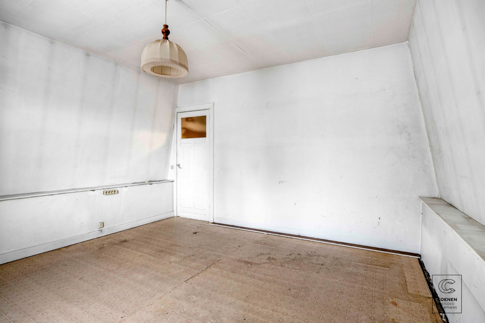 Volledig te renoveren woning met potentieel op een schitterende ligging te Brasschaat 