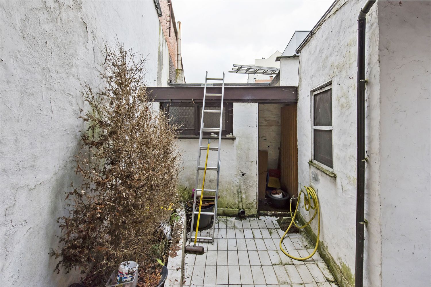 Zeer ruime woning op gunstige locatie 