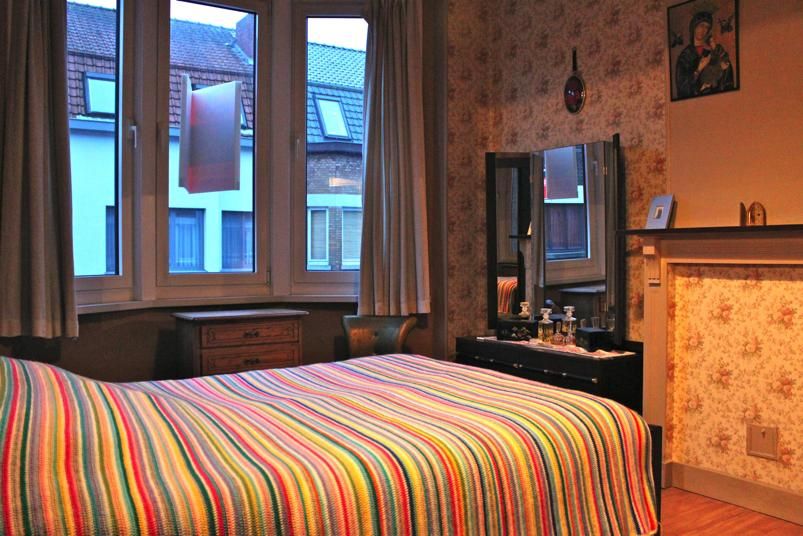 Magnifieke op te frissen gezinswoning met perfecte ligging! 