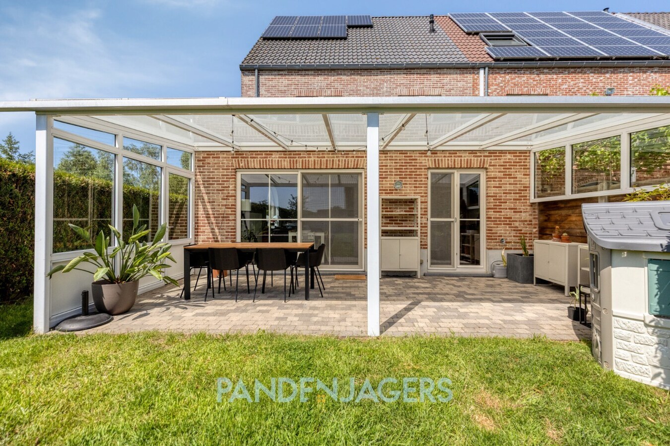 Moderne woning op het einde van een doodlopende straat te Duffel 