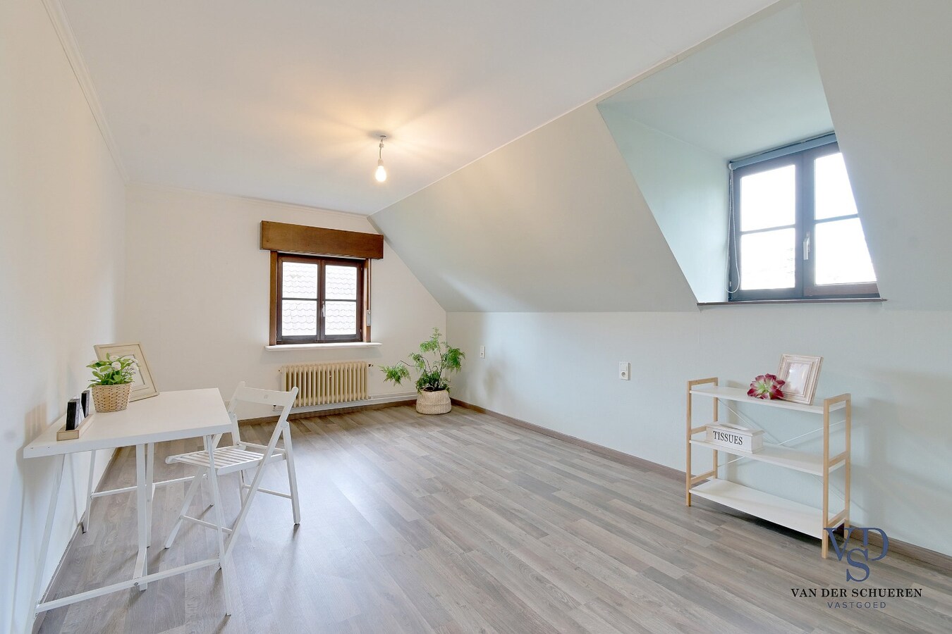 Degelijk, ruime villa. 