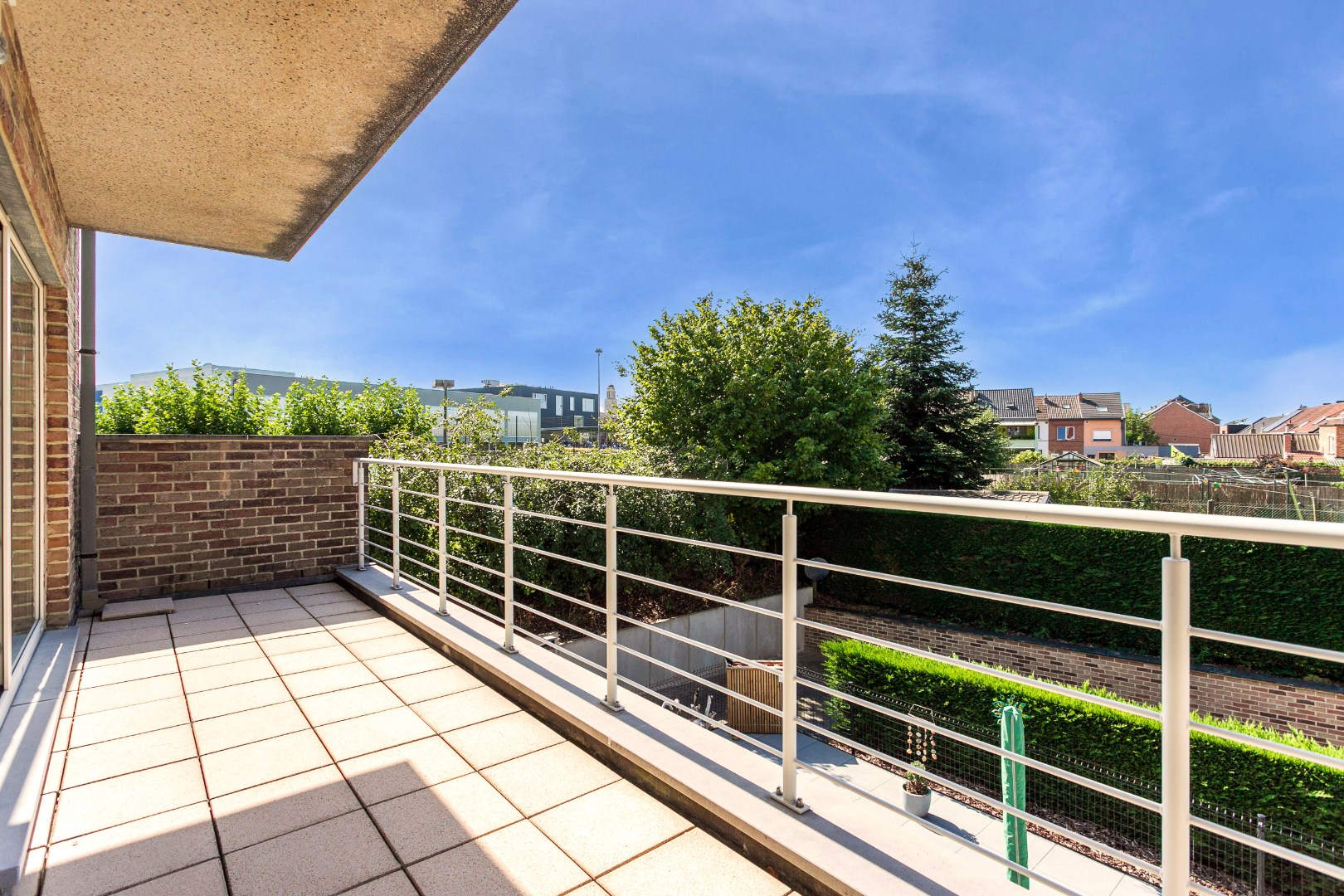 Instapklaar 2 slpk appartement met garage te Halle 