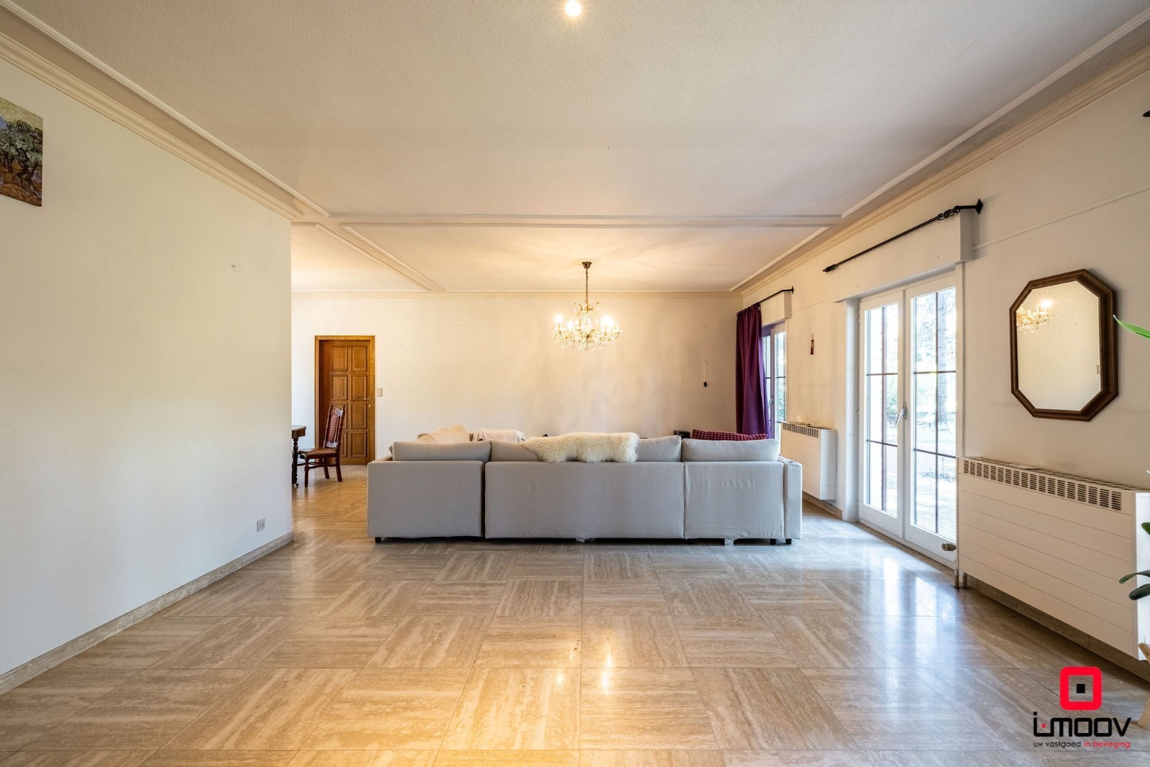 Karaktervolle villa met royale volumes op perceel van 1100m2 nabij de E40 