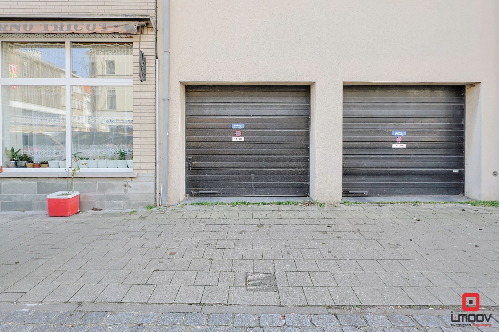 Lichtrijk en huiselijk triplexappartement met 4 slaapkamers en 2 garages te Gent 