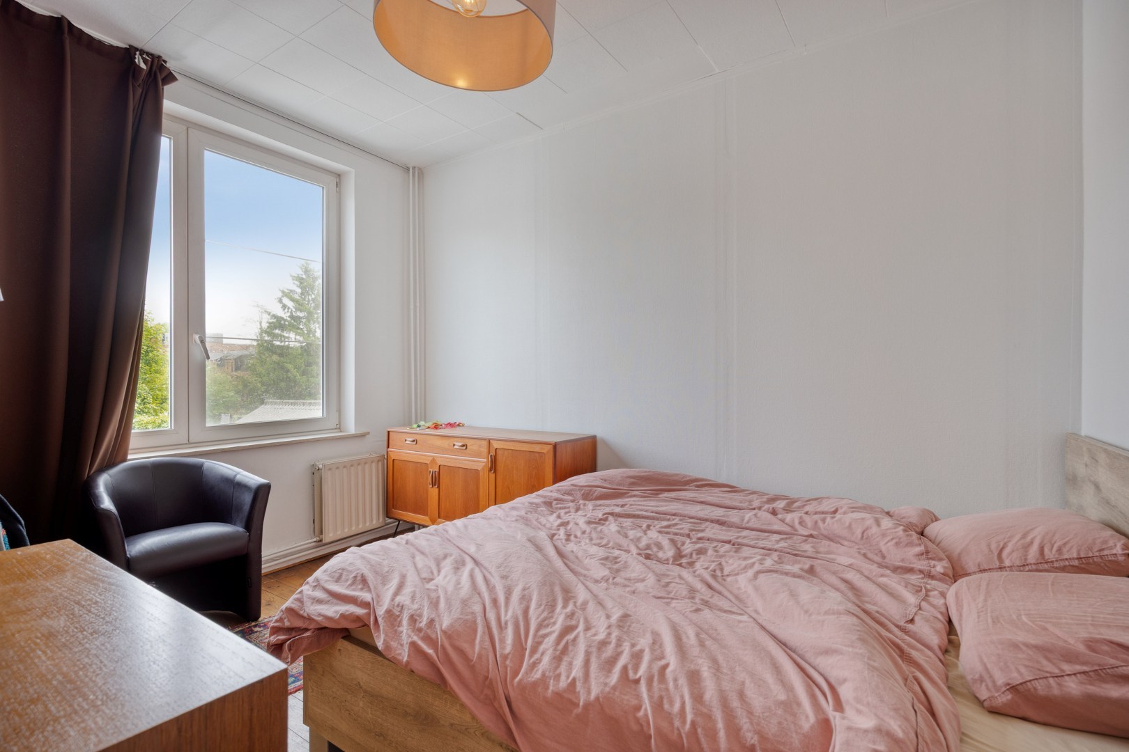 Ruime stadswoning met achteruitgang via Janseniusstraat met 4 slaapkamers, garage en tuin te Leuven- EPC 239kwh/m2 