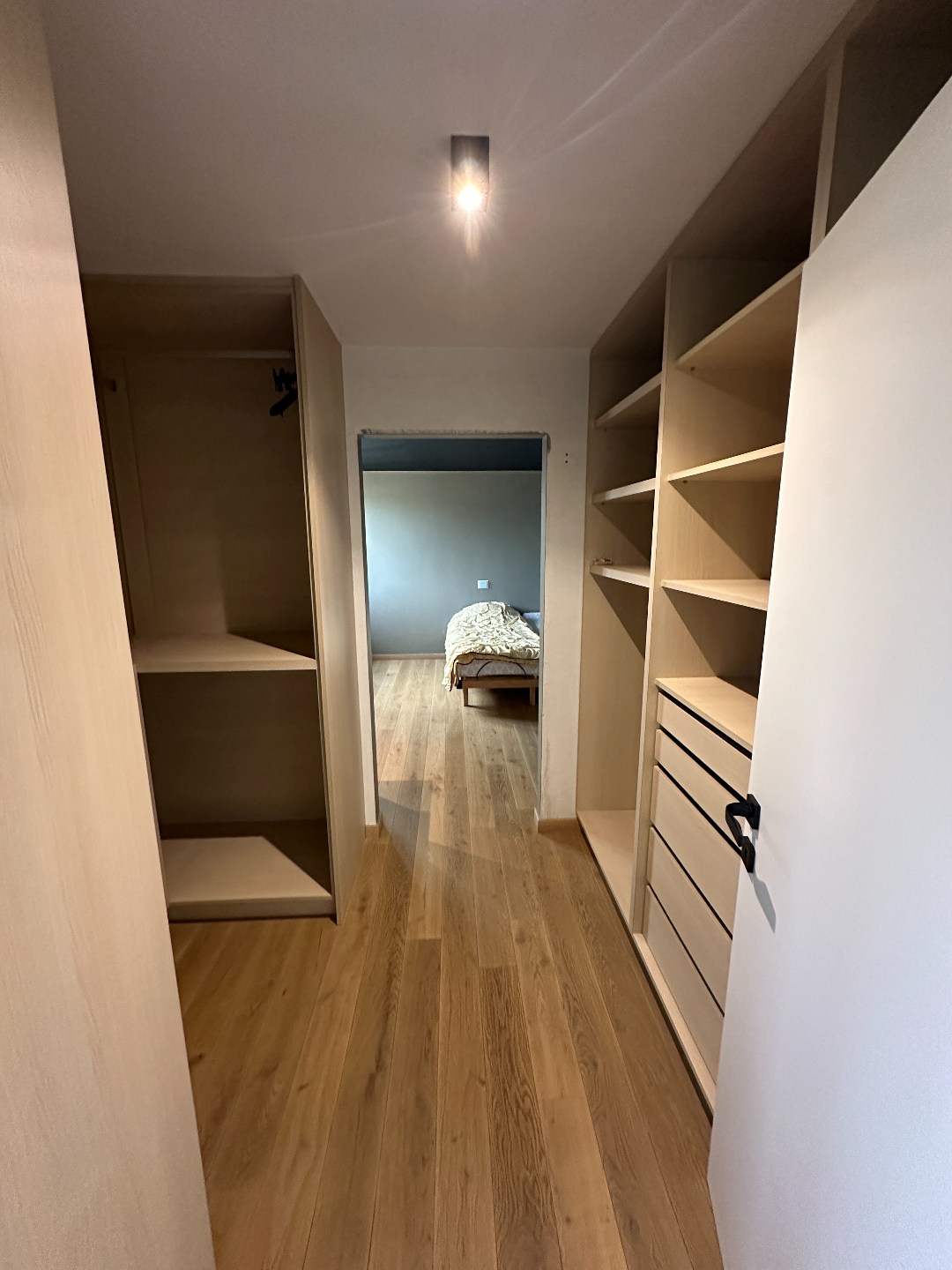 Dressing bij slaapkamer 1