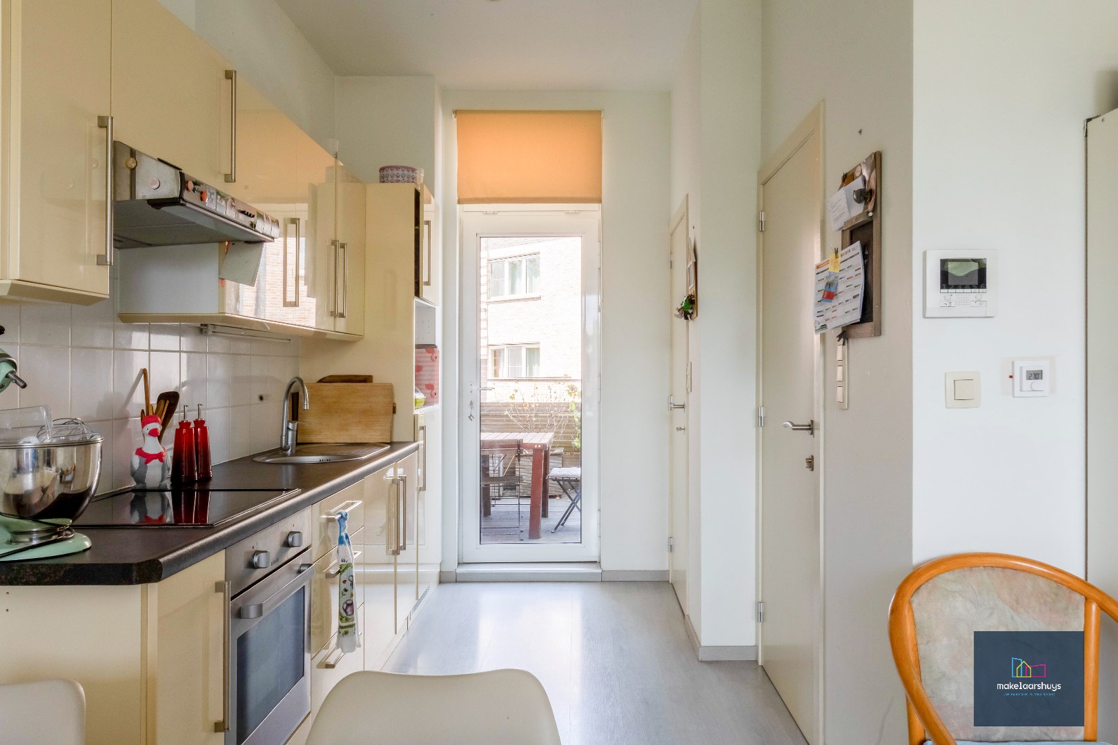 Eigendom met handelsgelijkvloers en duplexappartement 