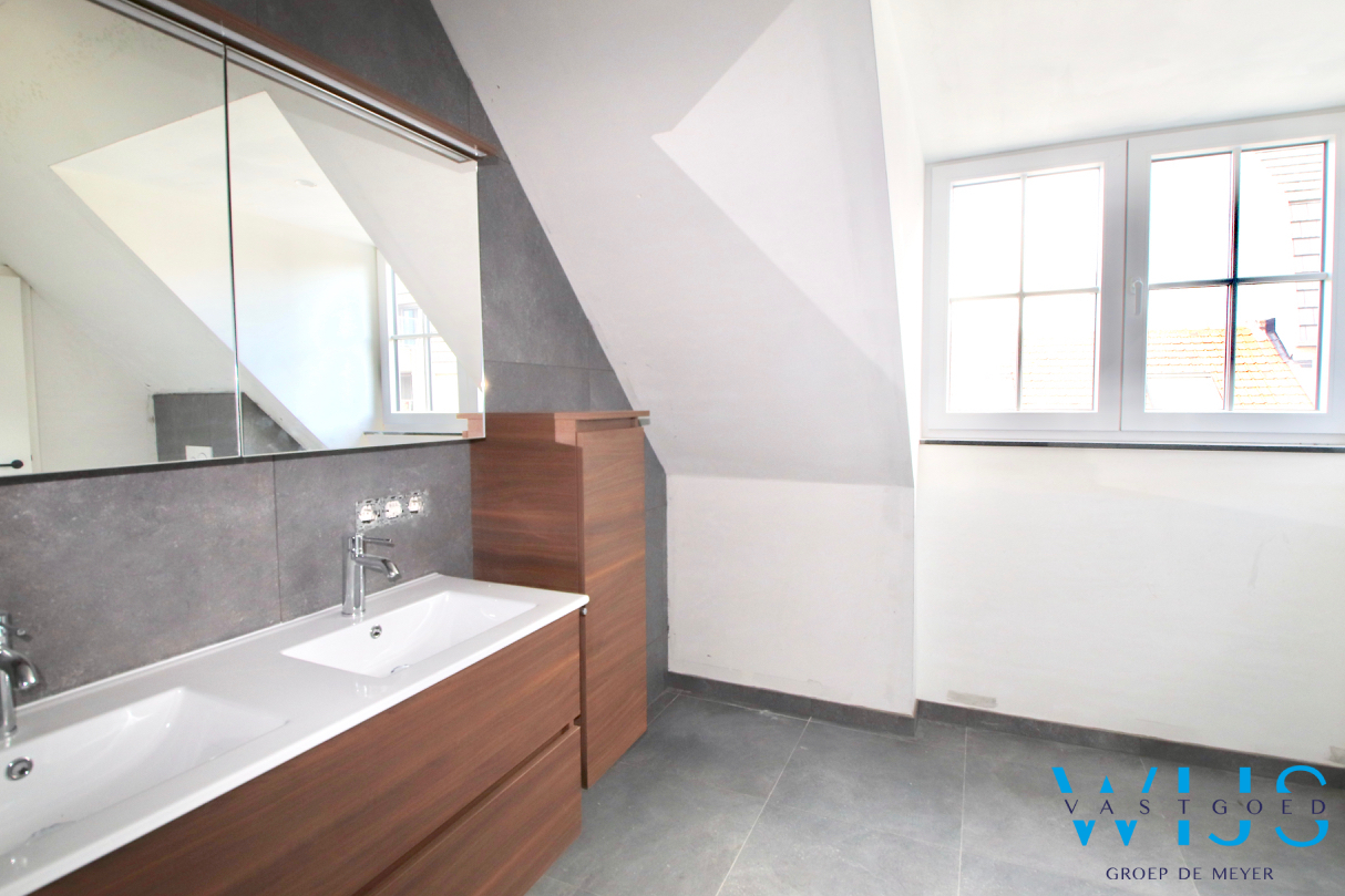 Instapklaar appartement met 2 slaapkamers &amp; terras te ASSENEDE ! 