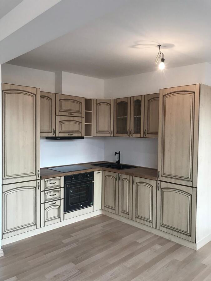 MAGNIFIEK COMPLEET GERENOVEERD 1SLAAPKAMER APPARTEMENT 