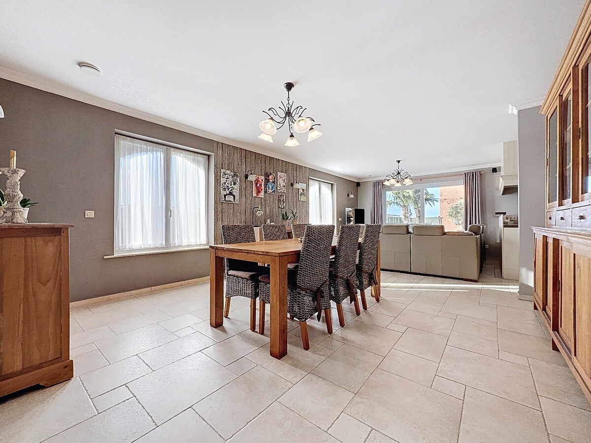 Hedendaagse en energiezuinige HOB in landelijke omgeving 