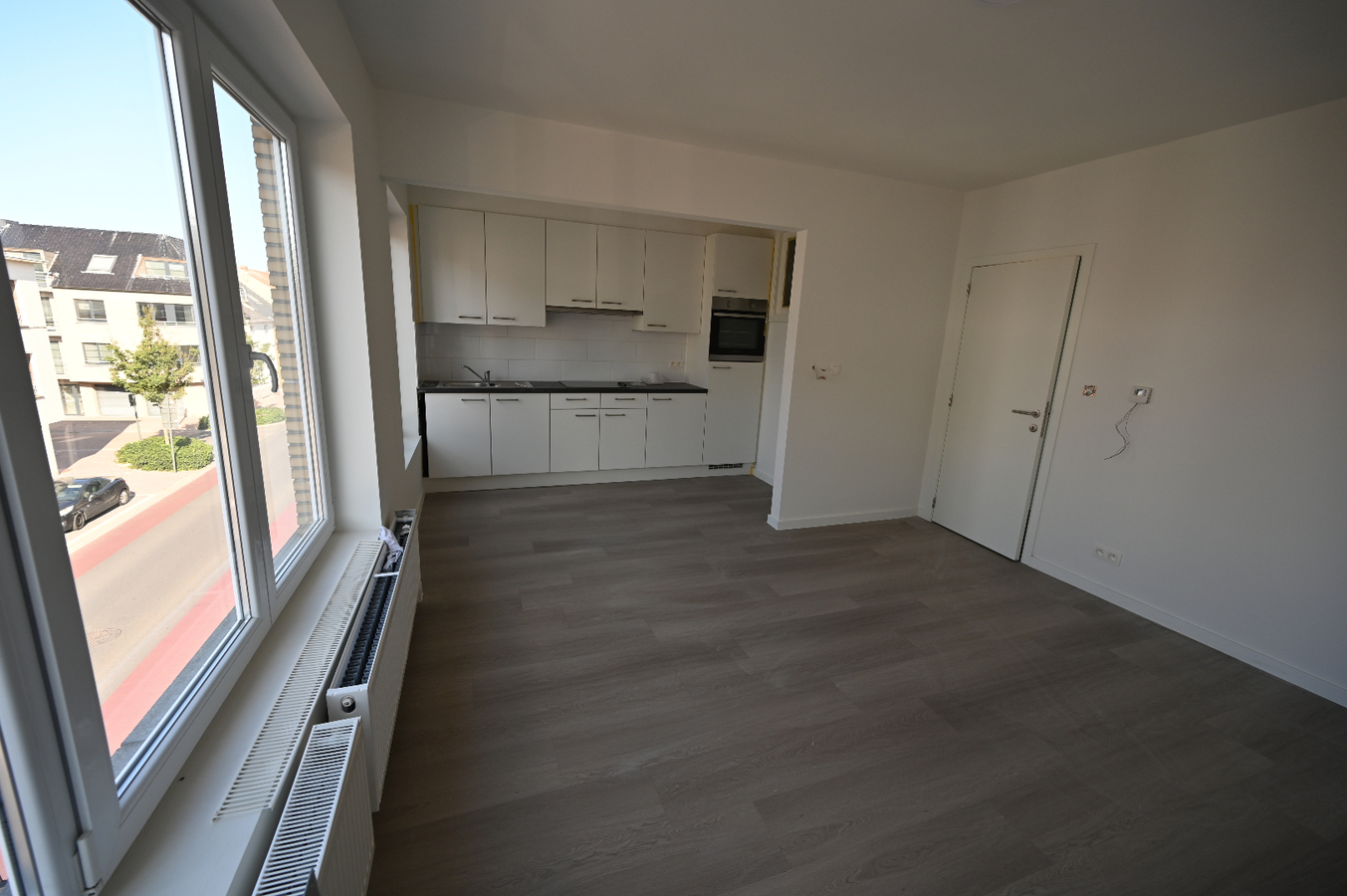 VOLLEDIG VERNIEUWD KNUS 2 SLAAPKAMER APPARTEMENT 