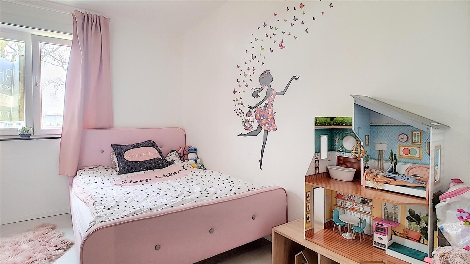 Gezinswoning met drie slaapkamers, terras en uitweg achteraan - Zwankendamme 