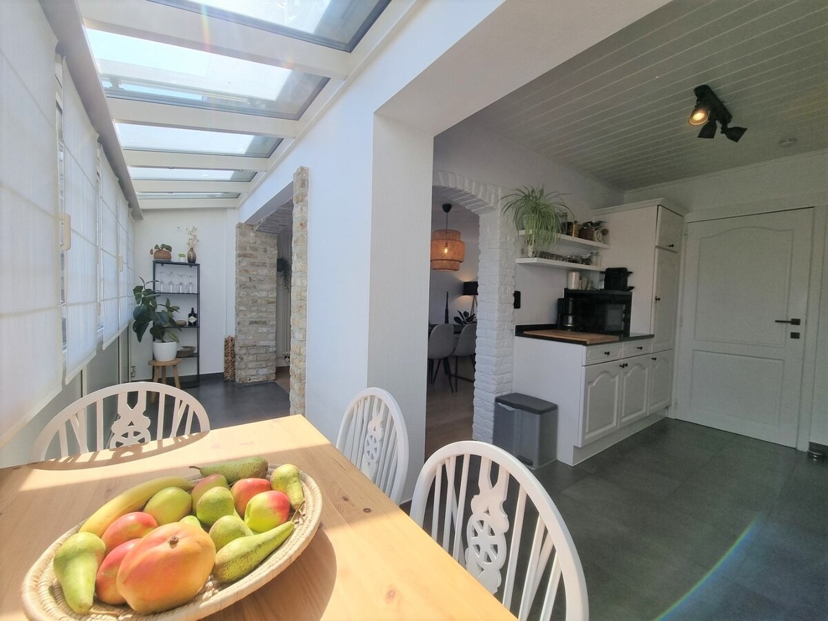 Magnifiek gelegen gezinswoning met garage &amp; oprit te Heist 