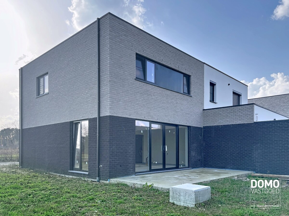 MODERNE NIEUWBOUWWONING CASCO PLUS MET 3 SLAAPKAMERS 