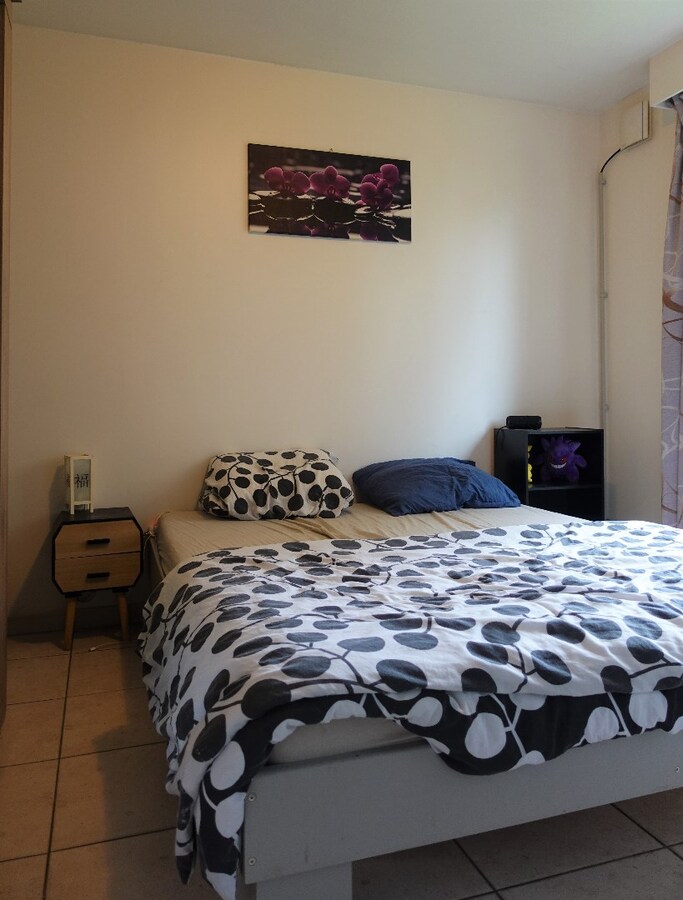 Gezellig gelijkvloersappartement met zonnige tuin en garage 