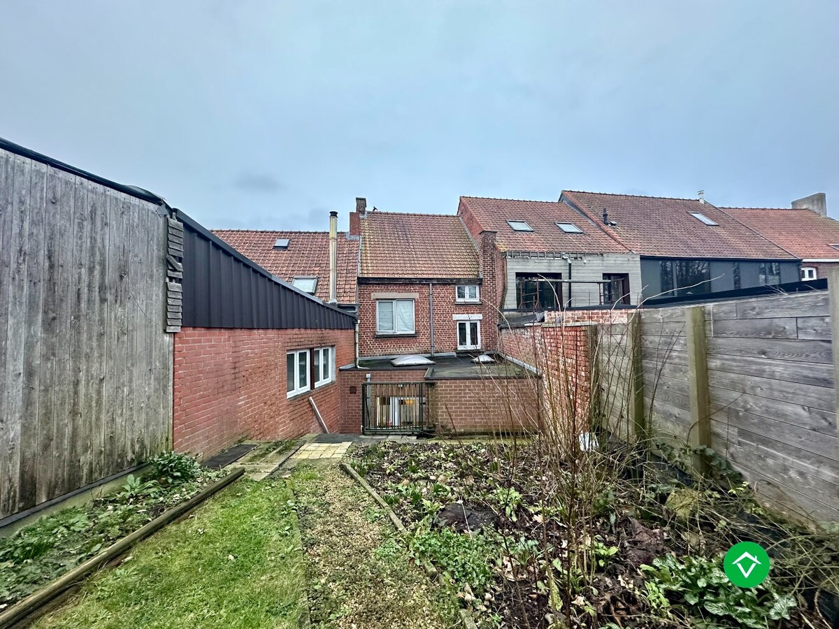 Instapklare woning met 2 slaapkamers in het centrum van Hooglede 