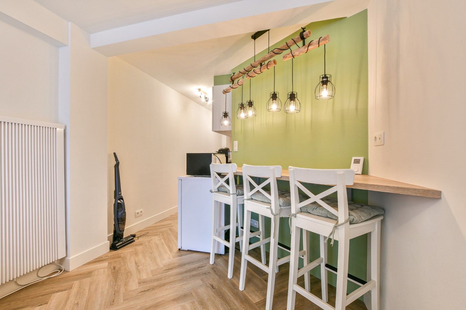 Volledig vernieuwd appartement te koop - achterkant zeedijk Wenduine! 