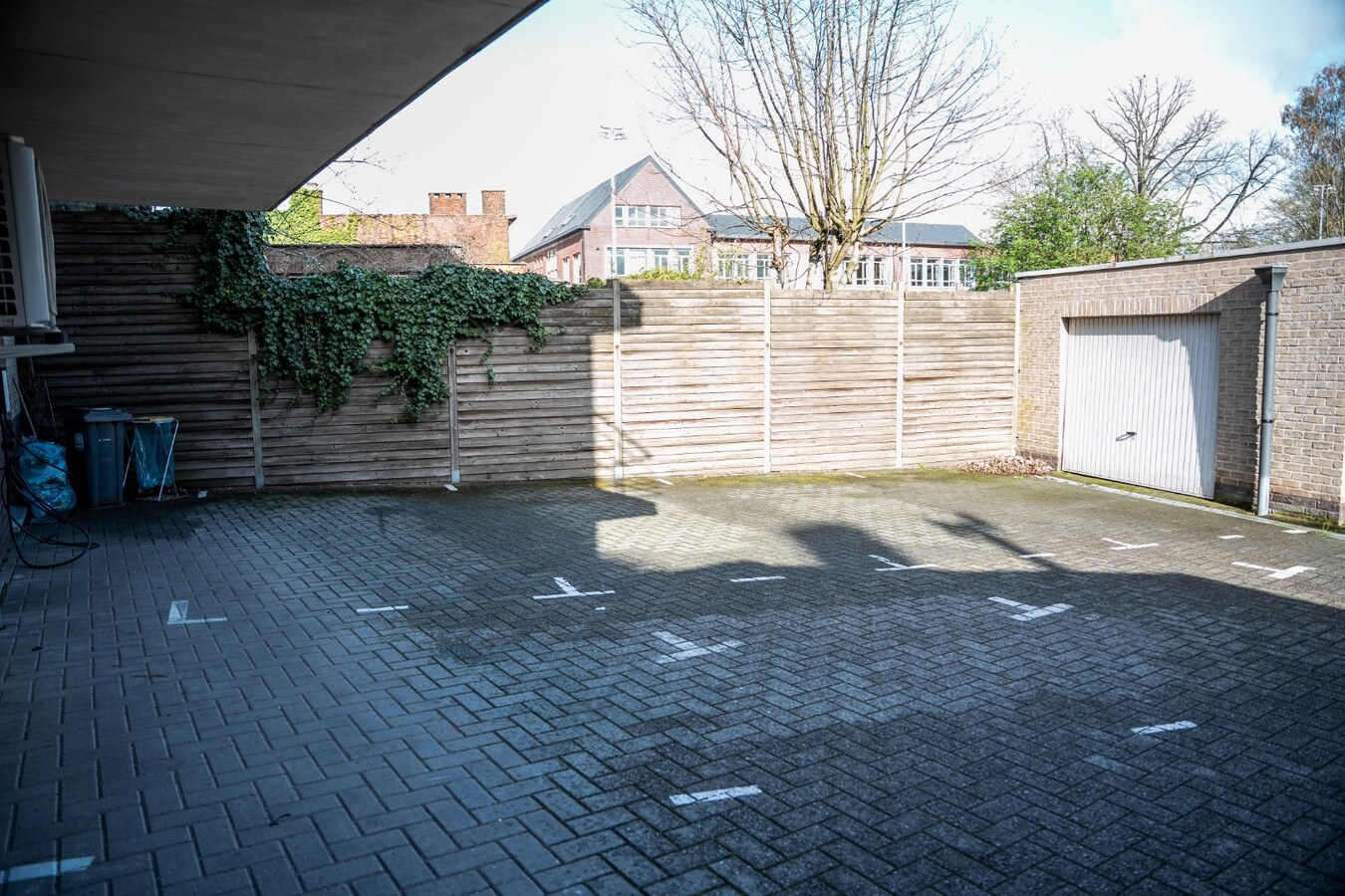 Instapklare handelsruimte met commerciële topligging in het hart van Geel 