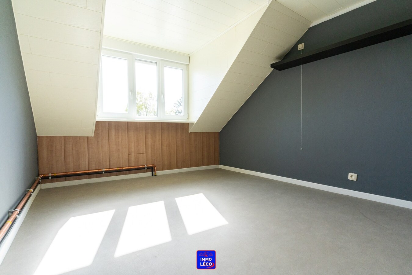 Appartement "DUPLEX" fraîchement rénové avec terrasse, LIBRE DE SUITE ! 