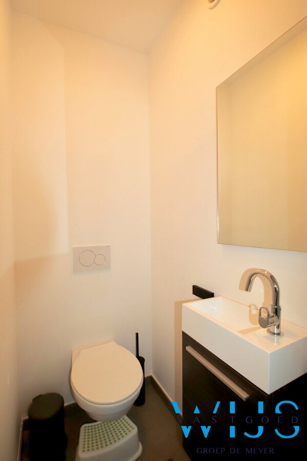 Energiezuinig GELIJKVLOERS appartement in hartje Kluizen ! 