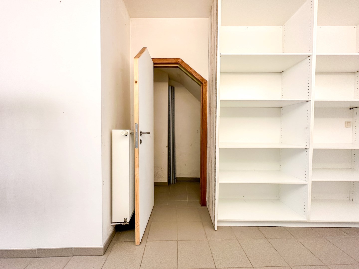 Instapklare handelsruimte voor winkel of kantoor, centrum Torhout 