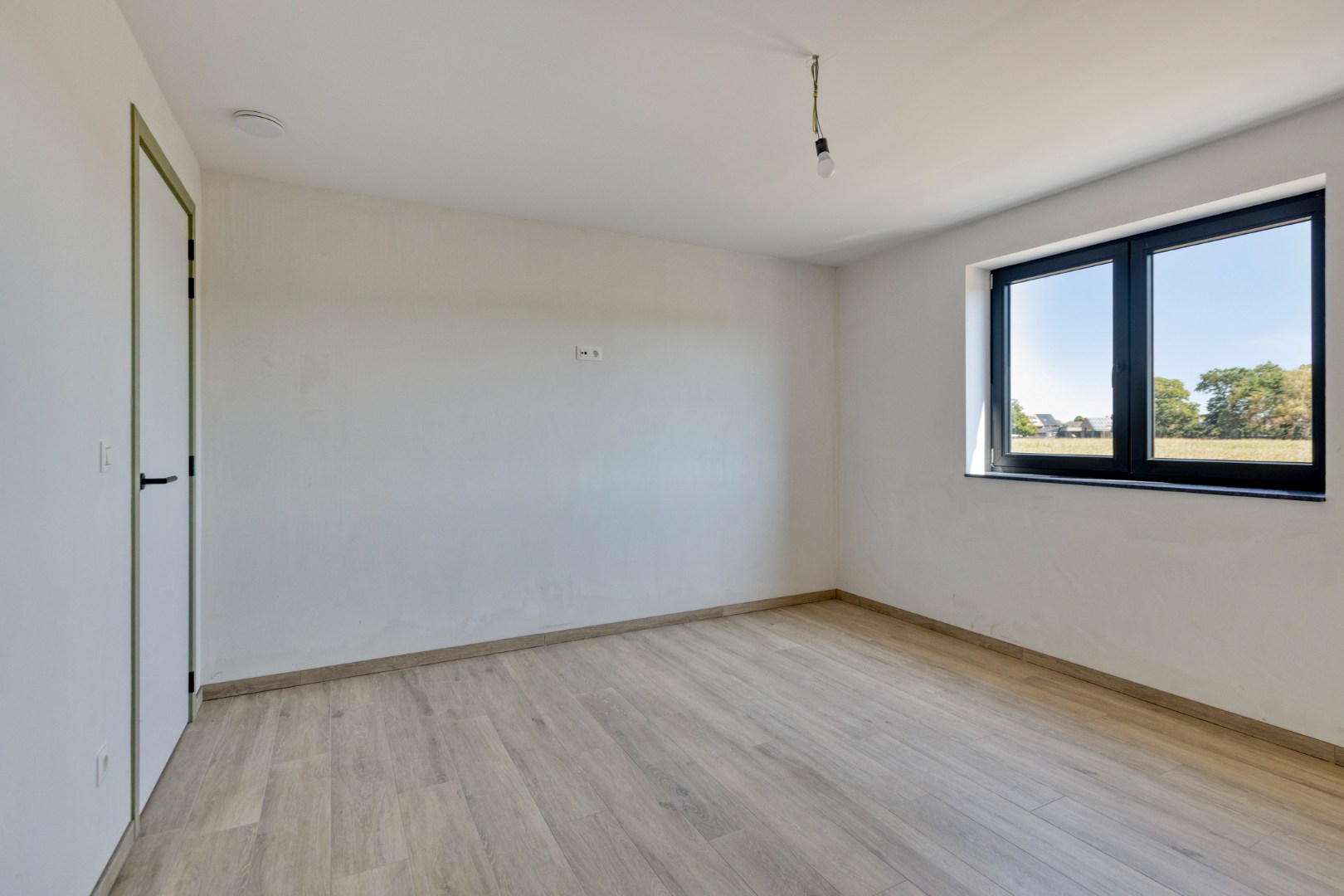 Nieuwbouw-woning in landelijke stijl met 3 slpk op 3 a 82 ca. 