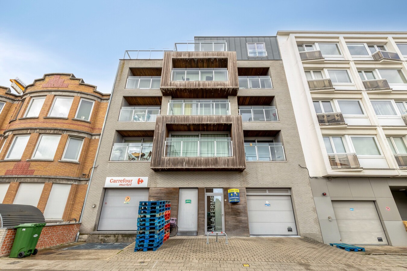 Penthouse ensoleillé avec une très grande terrasse 