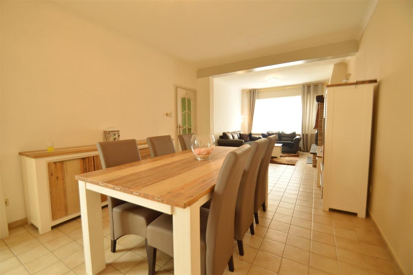 Zeer ruime gezinswoning met terras en garage - Heist 