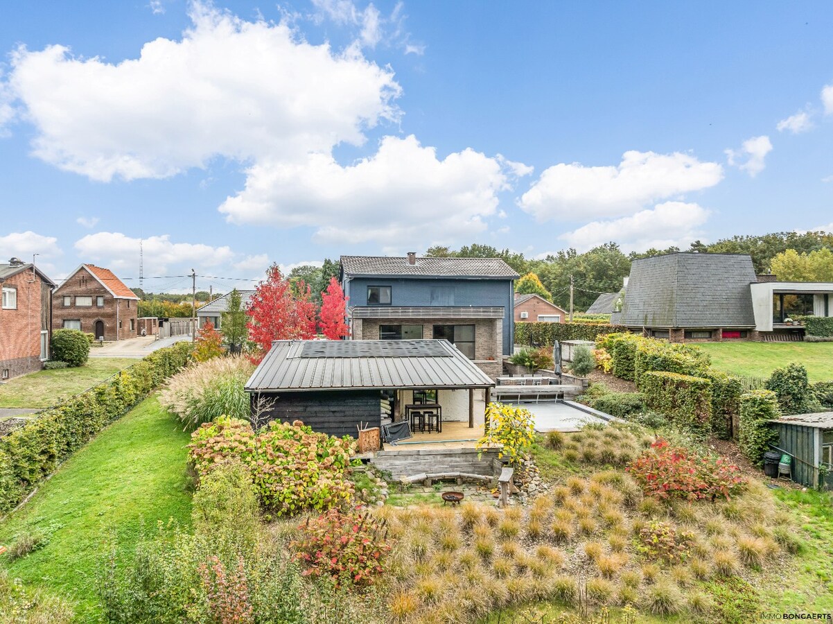 Ruime woning met 4 slaapkamers 