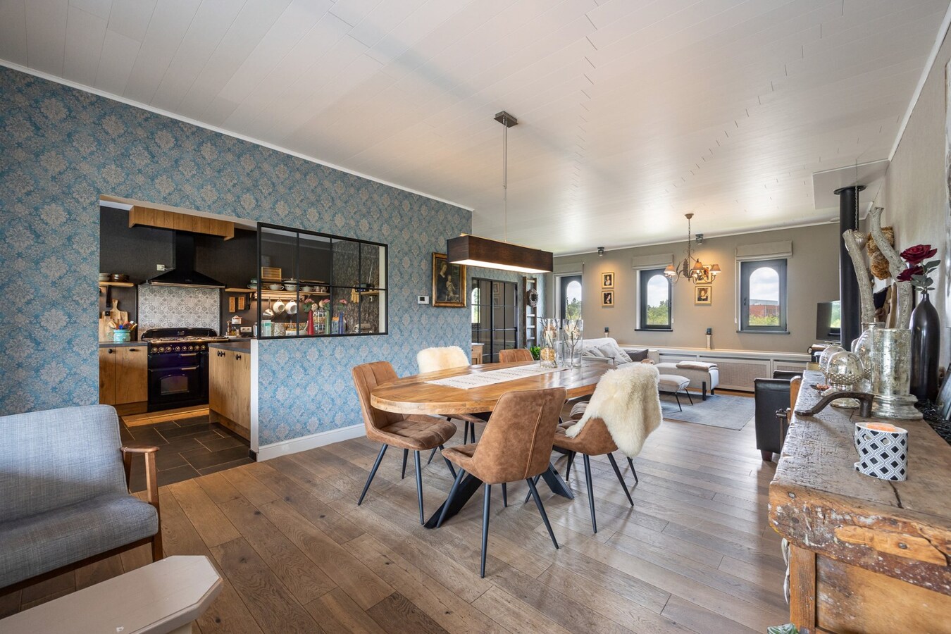 Karaktervolle hoeve op 945 meter-kangoeroewoning mogelijk 