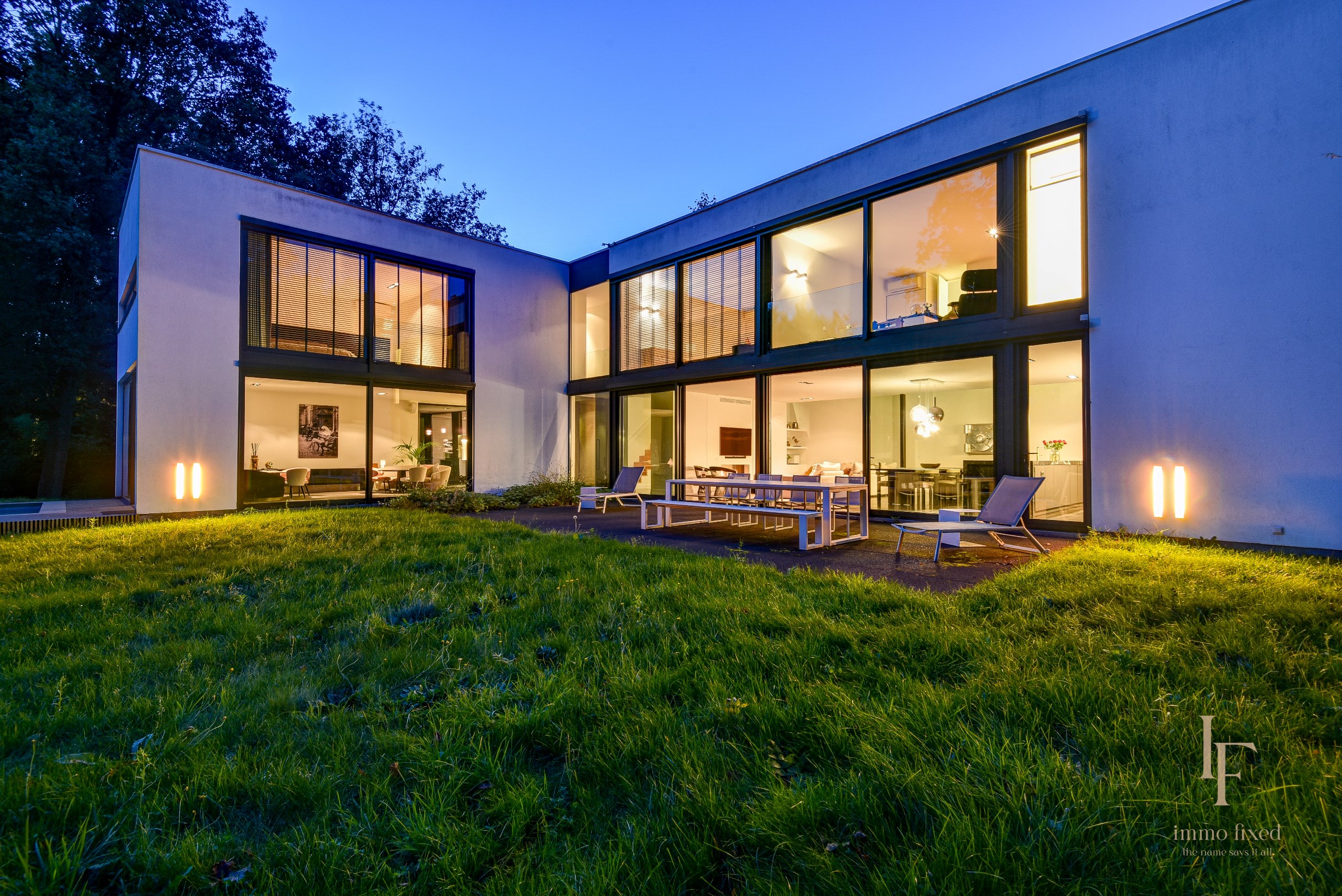 Luxe villa met 4 SLKS en praktijkruimte te SCHILDE! 