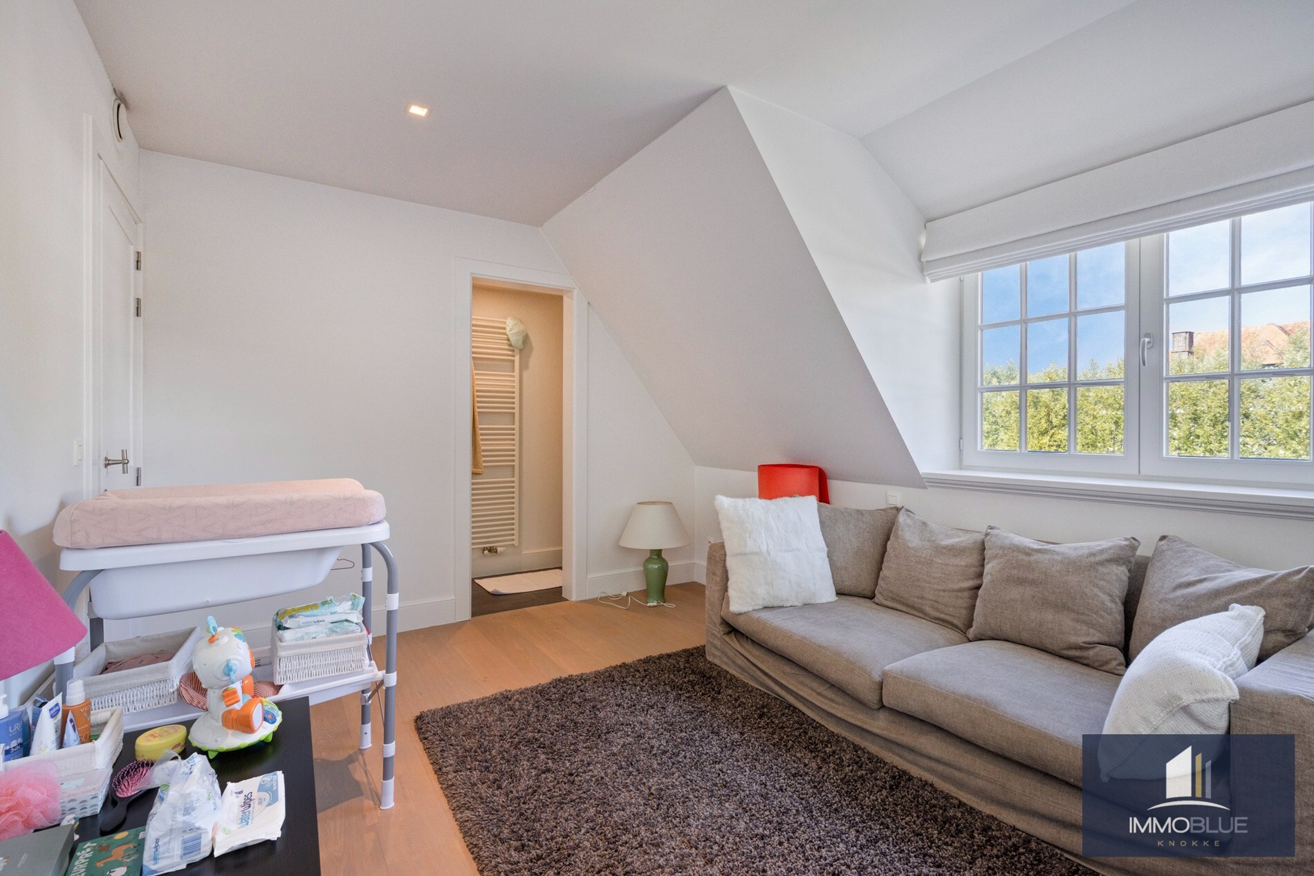 Luxueuze en stijlvolle villa in Engelse Cottage stijl met verwarmd zwembad gelegen in het Zoute. 