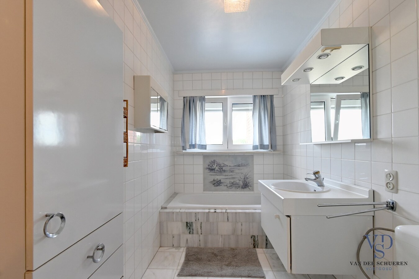 Degelijke, ruime eigendom in rustige residentiële wijk 