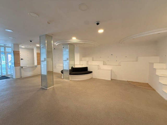 Handelspand te huur op toplocatie in het centrum van Maaseik. 