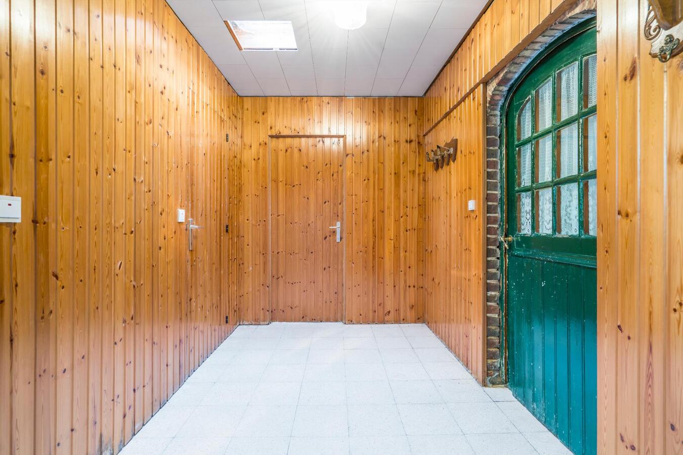 Residentieel gelegen karakterwoning op ruim perceel van 1886 m². 