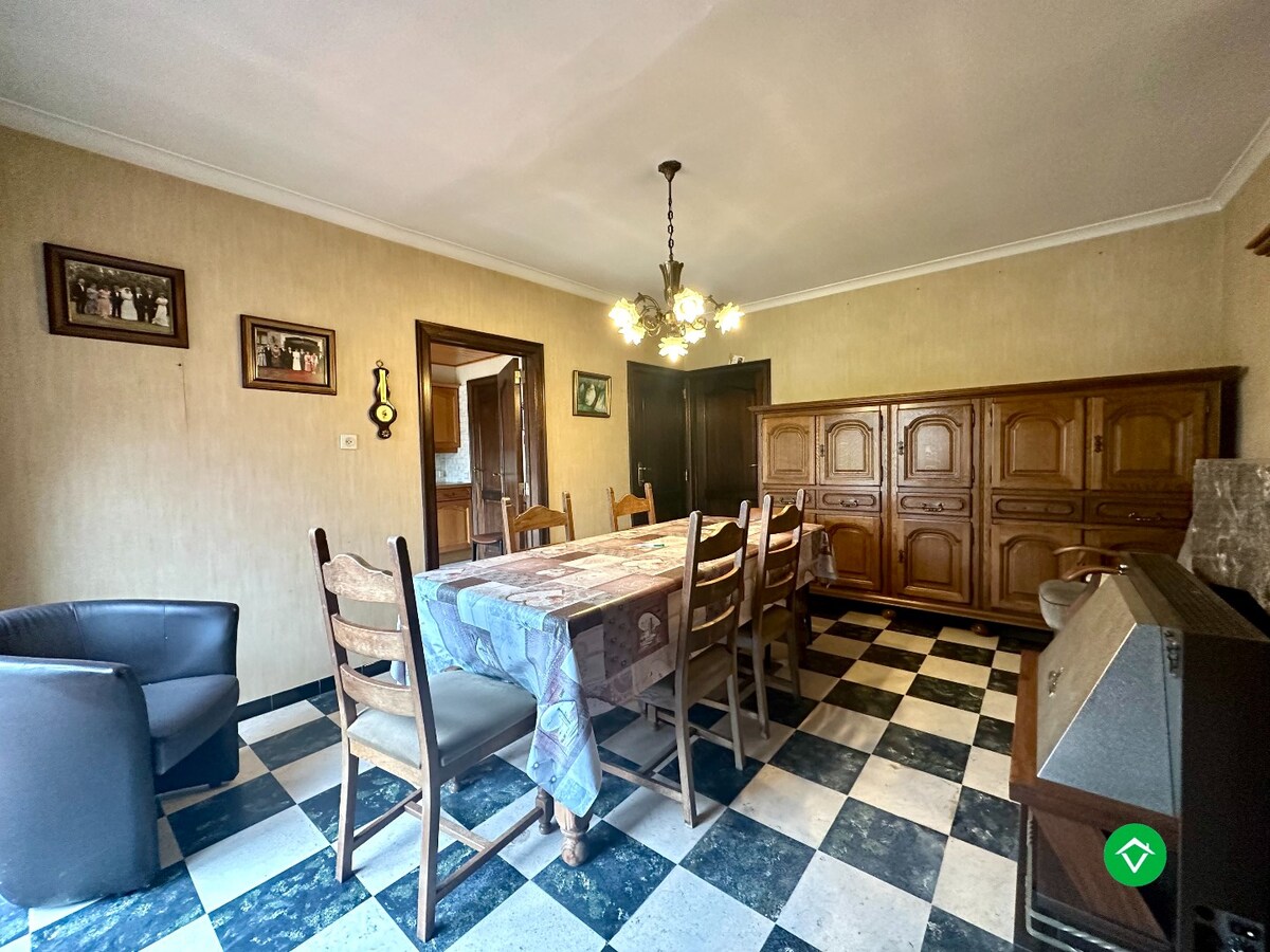 Rijwoning in het centrum van Koekelare met mogelijkheden 