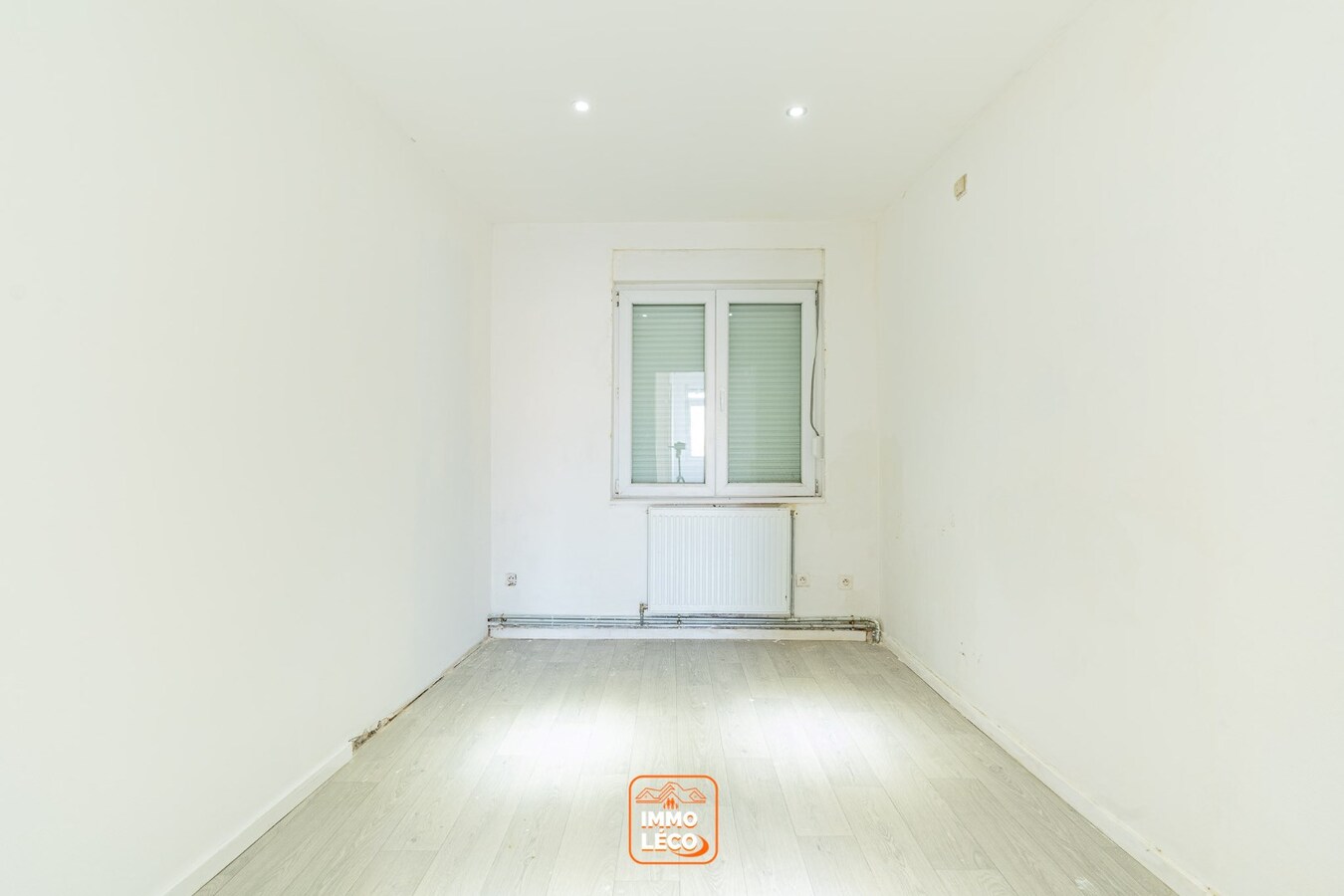 Maison 4 chambres avec jardin, dans une rue avec facilités de stationnement 