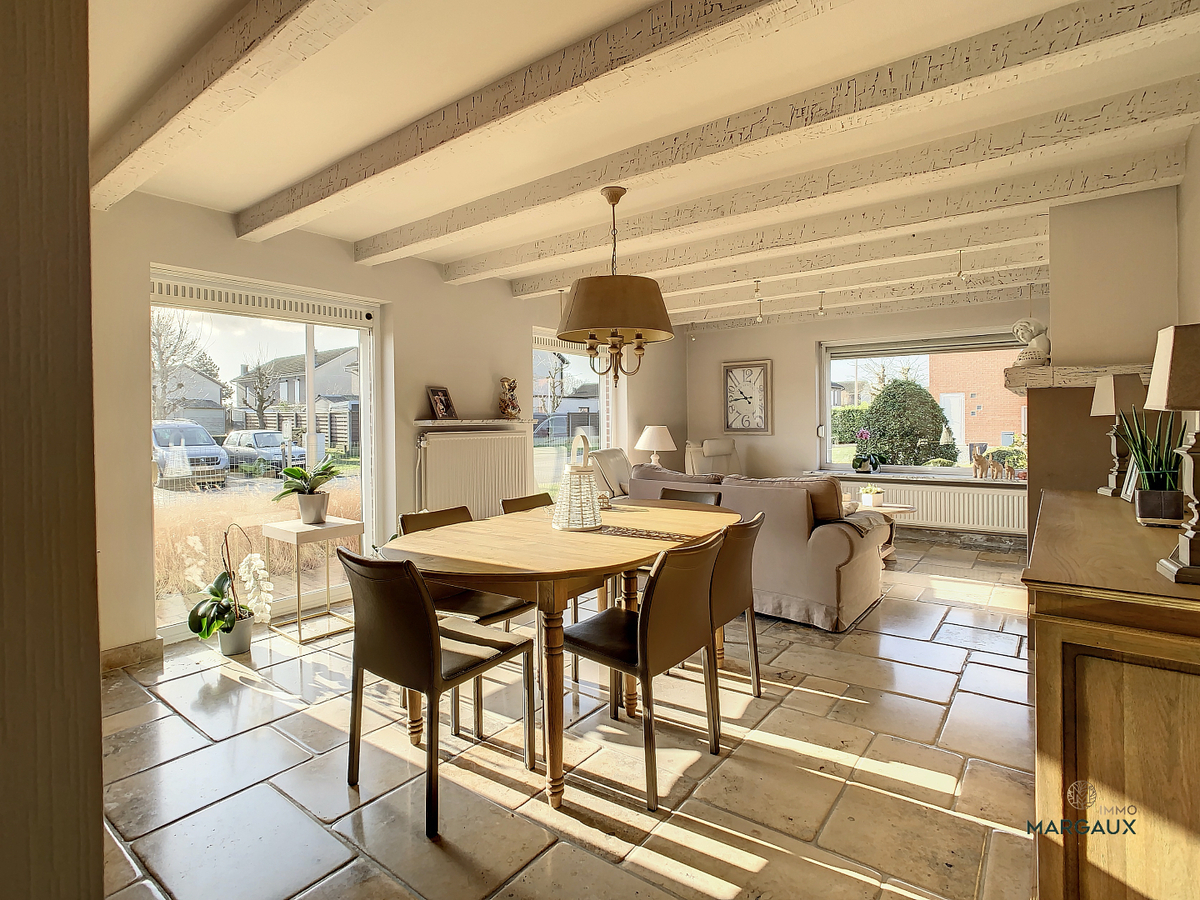 Instapklare halfopen bebouwing in rustige straat 